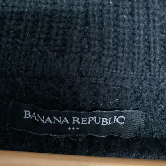Banana Republic Sweater - Picture 2 of 4